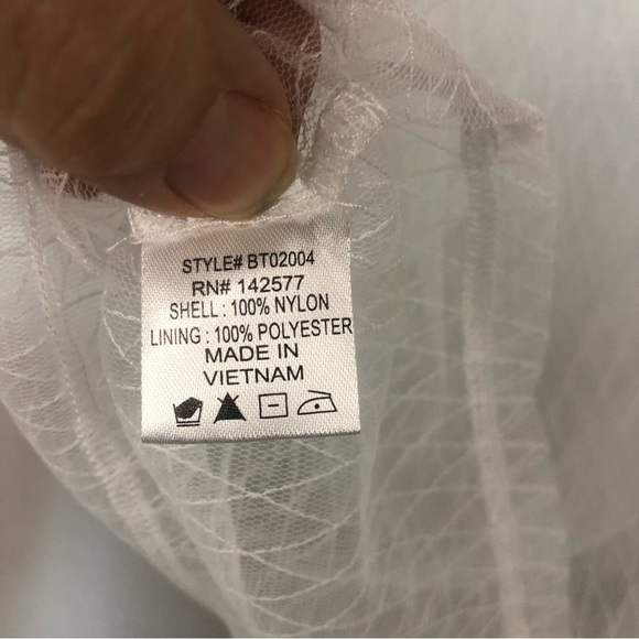 Gina Women’s Top Puff Sleeve Sheer Diamond Pattern Cropped Single Button Close - Picture 6 of 9